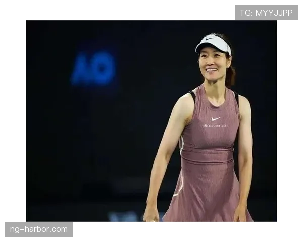 李娜大赛一穿鞋就讲究得不像话,这么拼真的不是一般运动员能有的节奏啊 李娜大赛一穿鞋就讲究得不像话,这么拼真的不是一般运动员能有的节奏啊