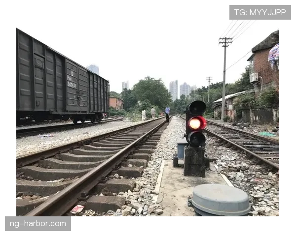 练俊杰居然住楼下咖啡店?球场外的他谁敢想象这么接地气! 练俊杰居然住楼下咖啡店?球场外的他谁敢想象这么接地气!